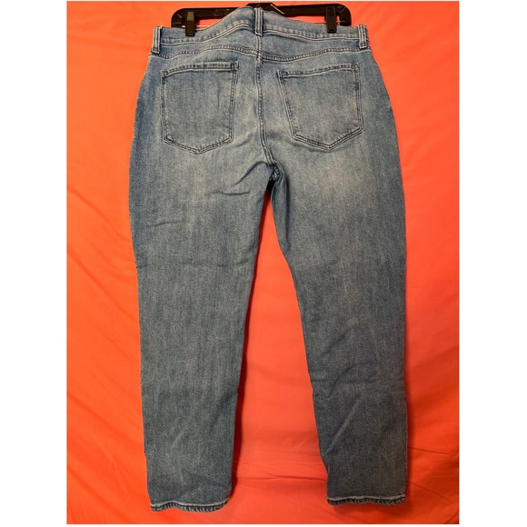 Wmns Old Navy Boyfriend Mid-Rise Light Wash Jean Size 12 - Picture 3 of 4